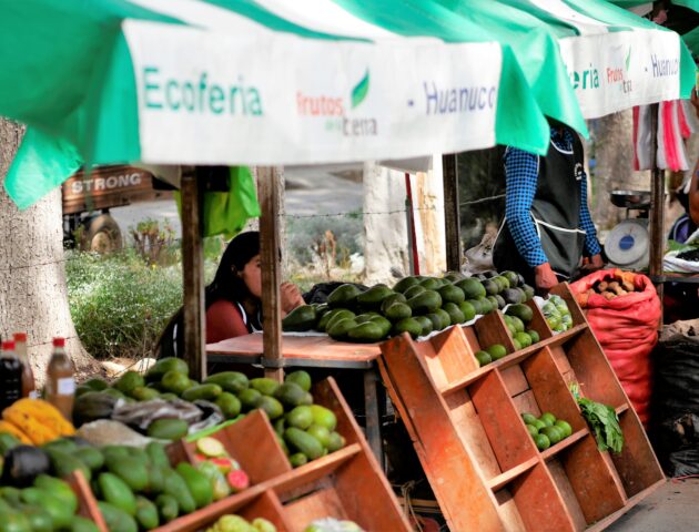 Échoppe avec des fruits et légumes