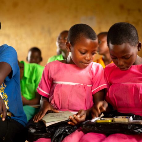 Debra : reportage vidéo (FR & LU)